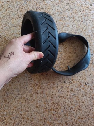 Rueda 8,5 x 2 y regalo cámara patinete Xiaomi M365