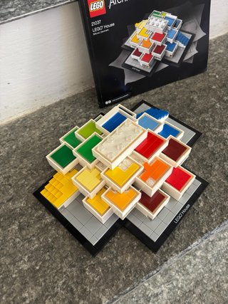 LEGO Architecture 21037 LEGO House