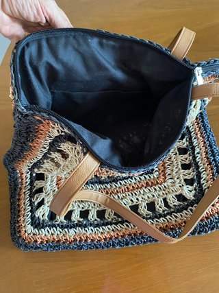 Bolso tejido artesanal casi nuevo