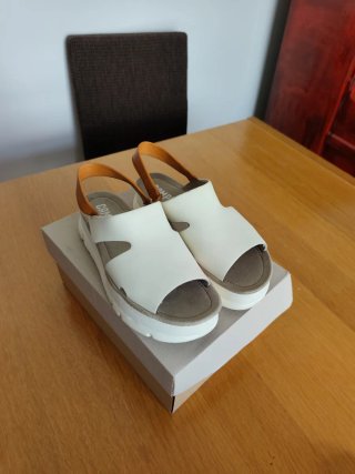Sandalias Camper Blancas y Marrones
