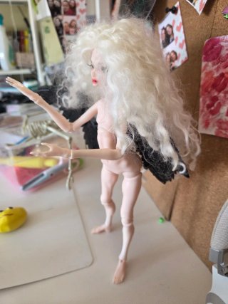 Muñeca ángel articulada. Impresa en 3D.