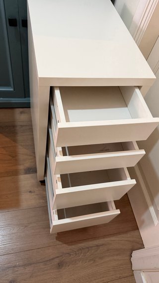 Cajonera IKEA blanca con ruedas