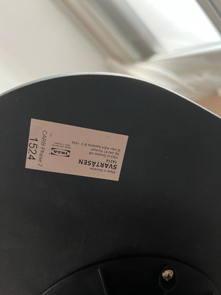 Mesa auxiliar IKEA Svartasen negra