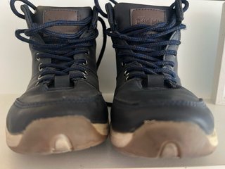 Bota niño azul marino