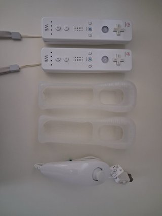 Nintendo wii con dos juegos y dos mandos