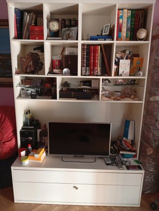 Mueble TV blanco con almacenaje