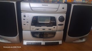 Minicadena Daewoo CD/Radio/Cassette Plata