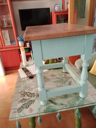 Mesita auxiliar antigua madera