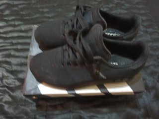 Deportivas Adidas Negras y Blancas nuevas