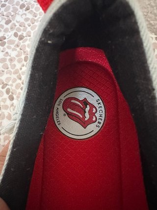 Zapatillas Rolling Stones grises y rojas