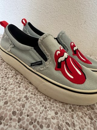 Zapatillas Rolling Stones grises y rojas