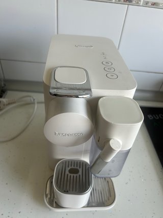 Cafetera Nespresso Lattissima One Blanca
