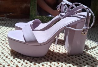 Tacones morados