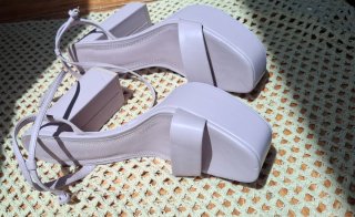 Tacones morados
