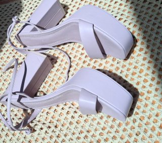 Tacones morados