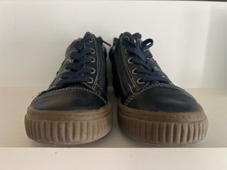 Zapatos casuales niño azul marino