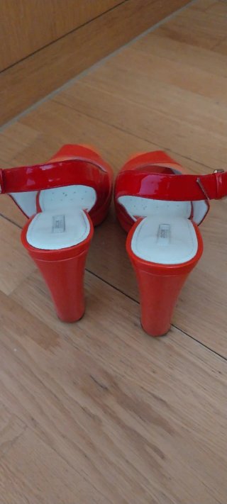 Sandalias Geox tacón naranja y rojo