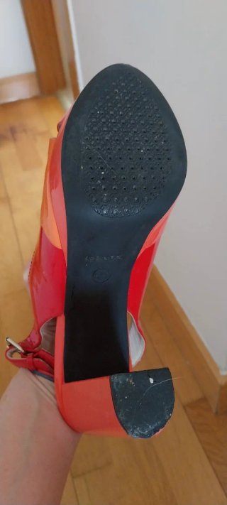 Sandalias Geox tacón naranja y rojo