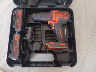 Taladro percutor Black+Decker 18V
