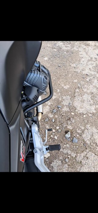 Moto Guzzi V85 Strada 2026 Negra