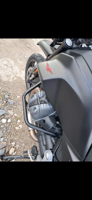 Moto Guzzi V85 Strada 2026 Negra