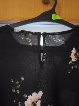 Blusa Im floral negra talla L