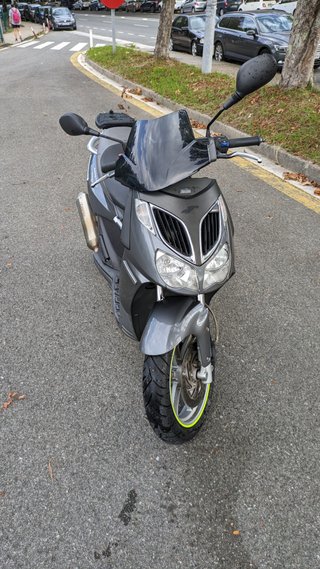 Aprilia SPORTCITY 250cc Scooter Gris