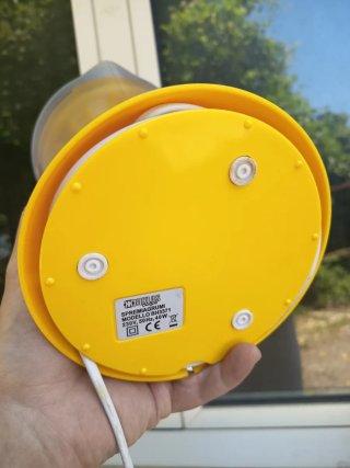Spremiagrumi elettrico giallo