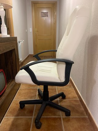 Silla de oficina blanca de ikea