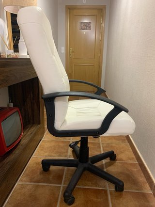 Silla de oficina blanca de ikea
