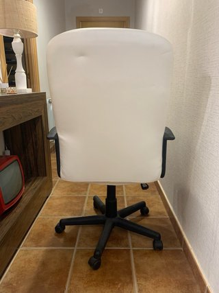 Silla de oficina blanca de ikea
