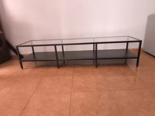 Mesa centro cristal y metal negra