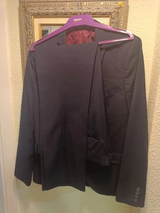Traje de hombre azul oscuro y rojo talla 40UK