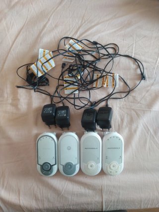 4 Vigilabebés Motorola + 4 Adaptadores
