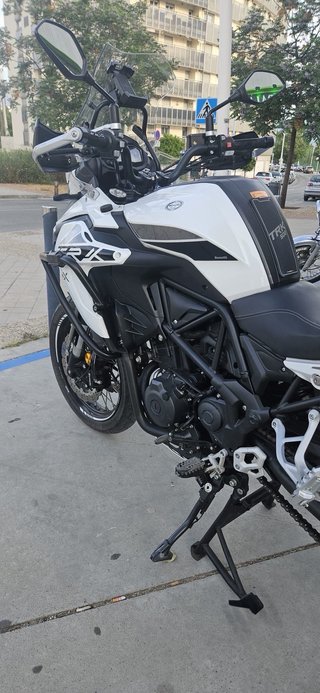 Benelli TRK 502X Blanca