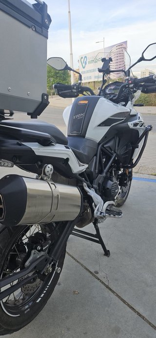 Benelli TRK 502X Blanca