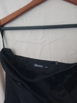 Vestido negro de fiesta sin tirantes