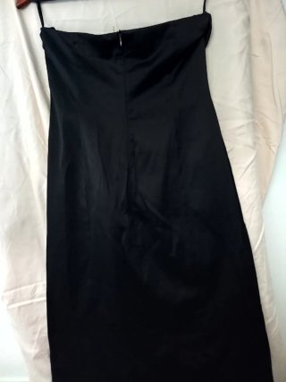 Vestido negro de fiesta sin tirantes
