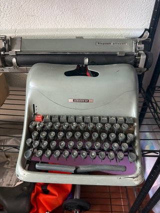 Máquina de escribir Hispano Olivetti Lexicon 80