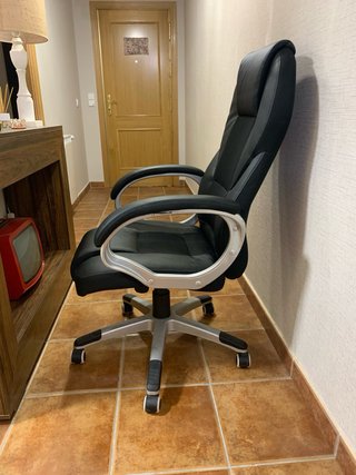 Silla de oficina/estudio negra y plateada
