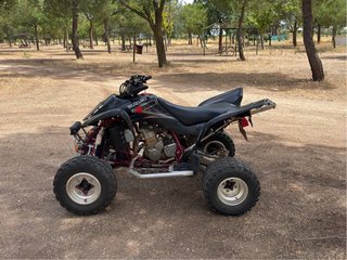 Suzuki LTZ400 Negro