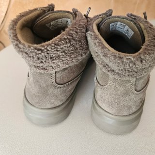 Zapatos de ante grises