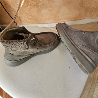 Zapatos de ante grises