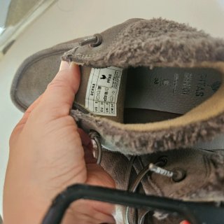 Zapatos de ante grises
