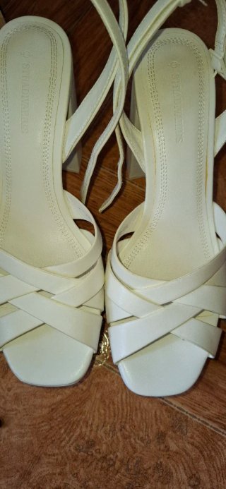 Tacones Stradivarius Blancos