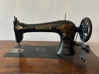 Máquina de coser Singer antigua