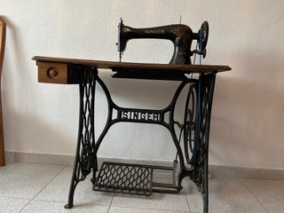 Máquina de coser Singer antigua