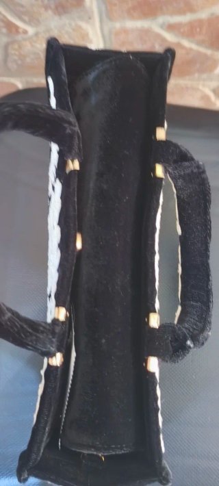 Bolso Zara Negro con Flores Blancas