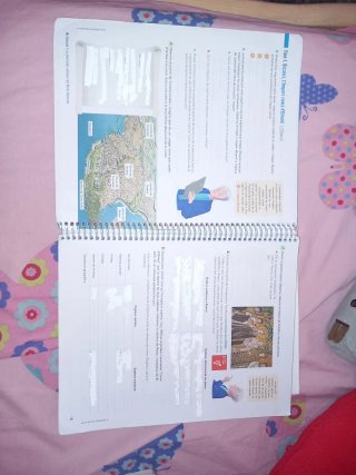 Libro de texto "Situacions 2 Geografia i Història"