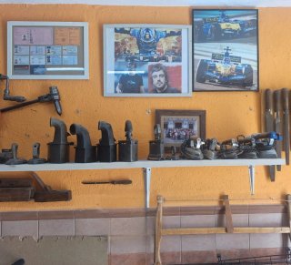 Lote antigüedades planchas y herramientas